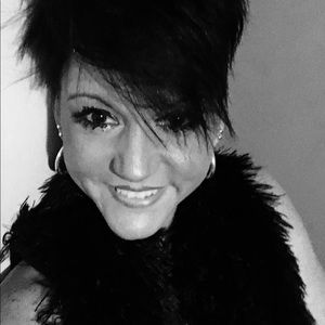 Meet your Posher, Dana